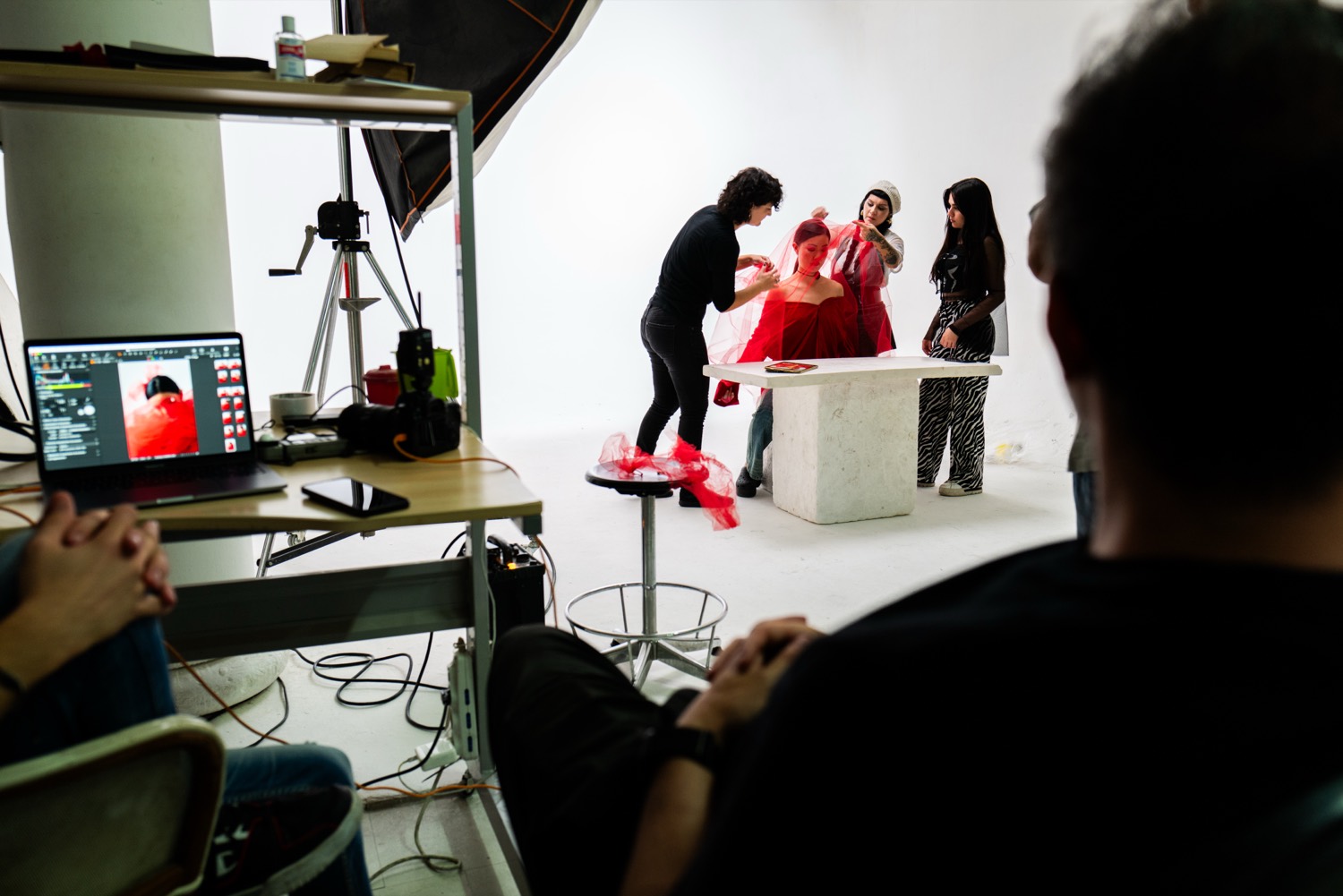 Direzione del soggetto sul set fotografico DAM