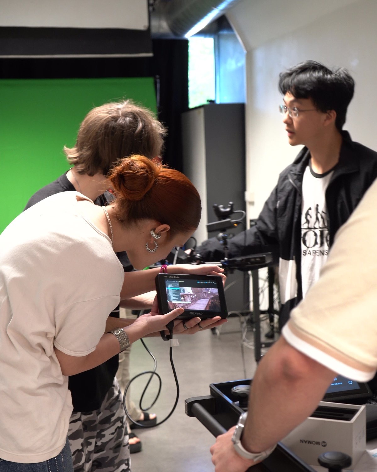Studenti DAM sul set virtuale